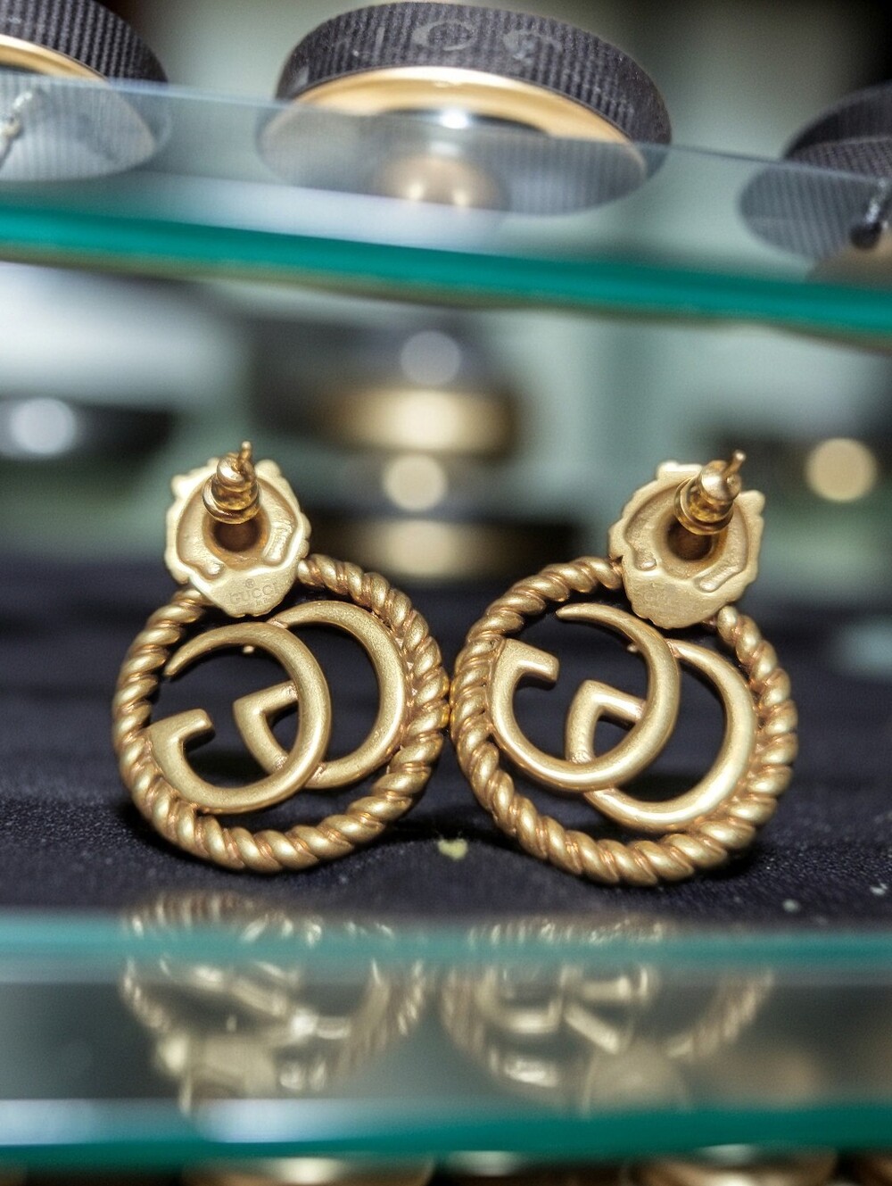 Gucci Gold-Tone Lion Head & Interlocking G Hoop Drop Earrings Vintage - Picture 3 of 9